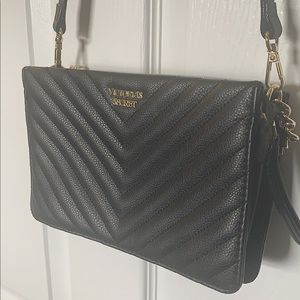 SOLD|| Victoria’s Secret Crossbody Bag🌸❤️